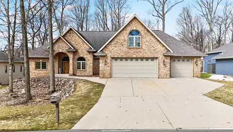 448 Harvest Rd, Green Bay, WI 54302
