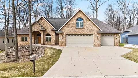 448 Harvest Rd, Green Bay, WI 54302