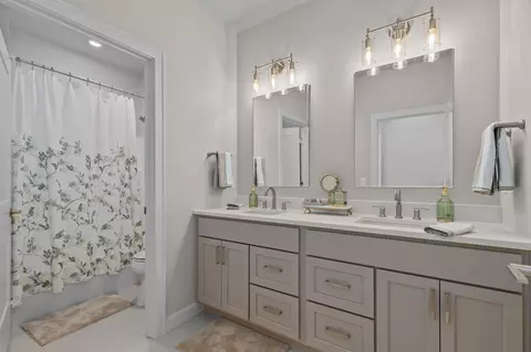Bath - 294 E Sweetwater Way, Appleton, WI 54913 photo 19 of 20