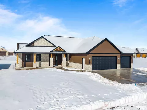 Exterior - 294 E Sweetwater Way, Appleton, WI 54913 photo 2 of 4