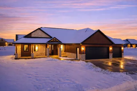 294 E Sweetwater Way, Appleton, WI 54913