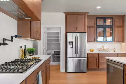 Kitchen - 294 E Sweetwater Way, Appleton, WI 54913 photo 10 of 15