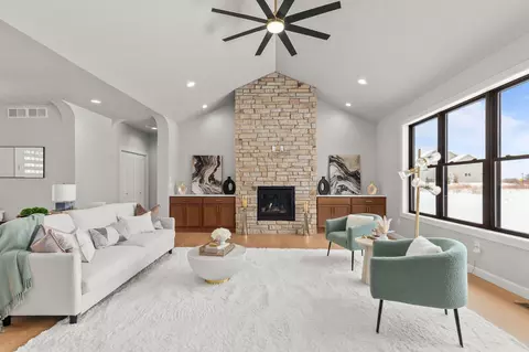 Living - 294 E Sweetwater Way, Appleton, WI 54913 photo 3 of 4