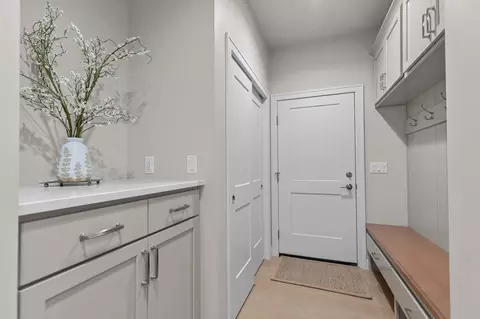 Entry Way - 294 E Sweetwater Way, Appleton, WI 54913 photo 6 of 8