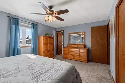 Bedroom - 1632 W Cloverdale Dr, Appleton, WI 54914 photo 4 of 12