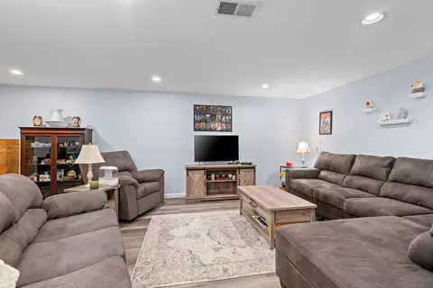 Living - 1632 W Cloverdale Dr, Appleton, WI 54914 photo 6 of 7