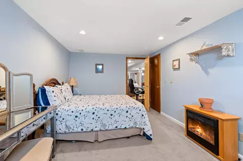 Bedroom - 1632 W Cloverdale Dr, Appleton, WI 54914 photo 11 of 12