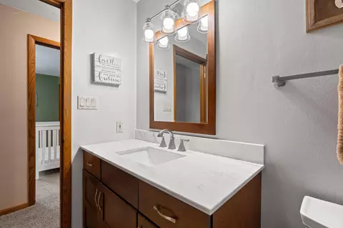 Bath - 1632 W Cloverdale Dr, Appleton, WI 54914 photo 4 of 6