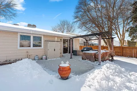 Exterior - 1632 W Cloverdale Dr, Appleton, WI 54914 photo 10 of 14