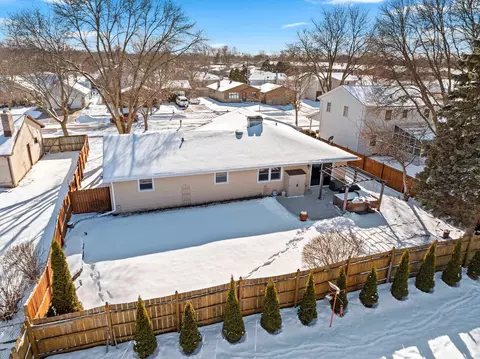 View/Area - 1632 W Cloverdale Dr, Appleton, WI 54914 photo 1 of 7