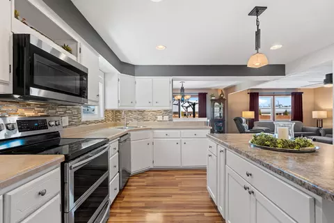 Kitchen - 1632 W Cloverdale Dr, Appleton, WI 54914 photo 6 of 9