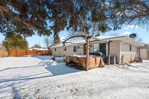 Exterior - 1632 W Cloverdale Dr, Appleton, WI 54914 photo 6 of 14