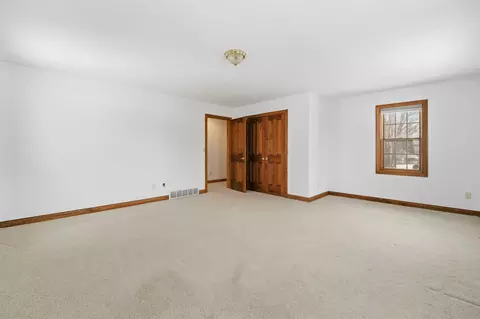 Bedroom - 321 E Apple Creek Rd, Appleton, WI 54913 photo 10 of 10
