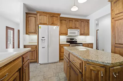 Kitchen - 321 E Apple Creek Rd, Appleton, WI 54913 photo 3 of 3