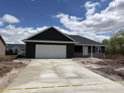 1262 Putnam Dr, Pulaski, WI 54162