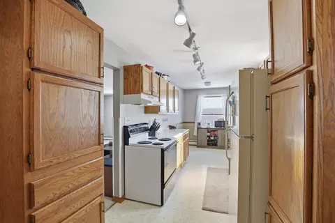 Entry Way - 221 E Winnebago St, Appleton, WI 54911 photo 2 of 2