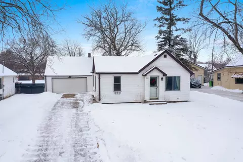 211 S Oakland Ave, Oconto Falls, WI 54154