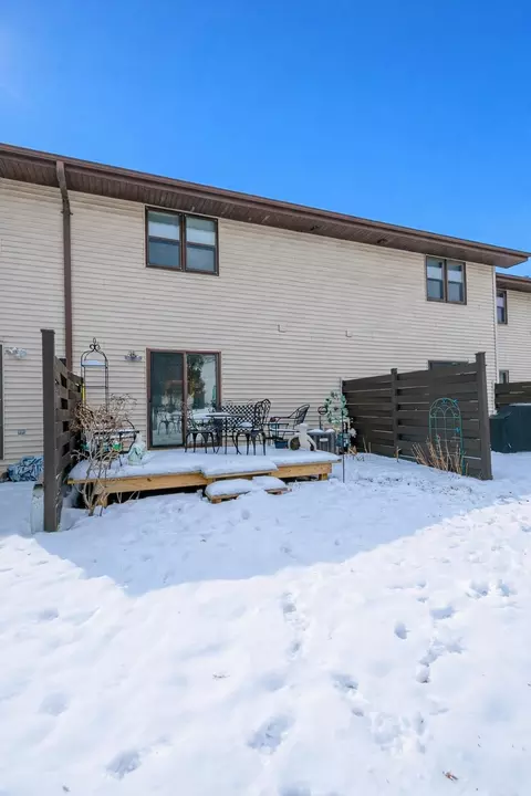 Exterior - 720 S Westhaven Pl #F, Appleton, WI 54914 photo 4 of 4