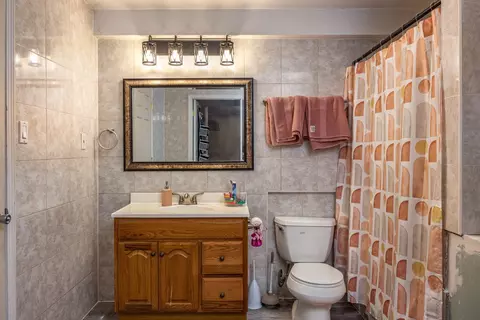 Bath - w5479 Hidden Trail Lane, Appleton, WI 54915 photo 3 of 3