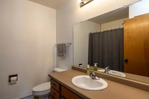 Bath - w5479 Hidden Trail Lane, Appleton, WI 54915 photo 2 of 3