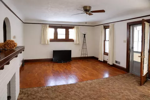 Living - 731 W Elsie St, Appleton, WI 54914 photo 1 of 2