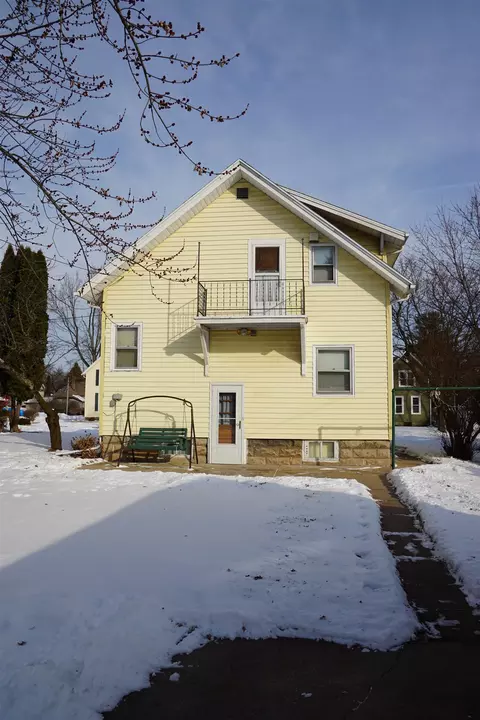 Exterior - 731 W Elsie St, Appleton, WI 54914 photo 2 of 4