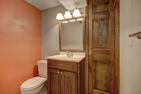 Bath - 821 W Prospect Ave, Appleton, WI 54915 photo 4 of 4