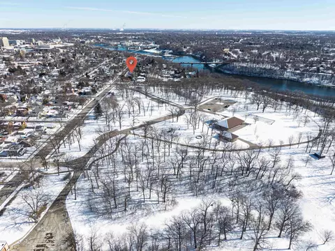 View/Area - 821 W Prospect Ave, Appleton, WI 54915 photo 8 of 11