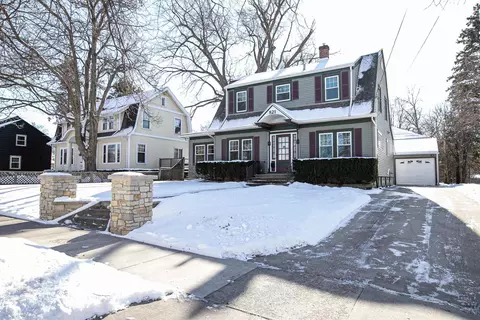 Exterior - 821 W Prospect Ave, Appleton, WI 54915 photo 2 of 7
