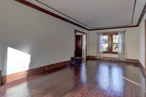 Living - 821 W Prospect Ave, Appleton, WI 54915 photo 2 of 5