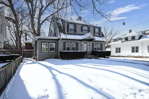 Exterior - 821 W Prospect Ave, Appleton, WI 54915 photo 3 of 7