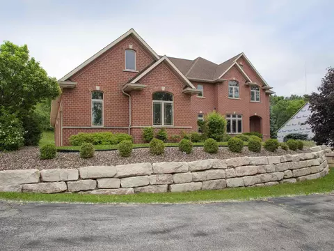 1750 Limestone Trl, De Pere, WI 54115