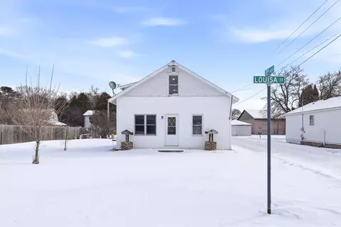 712 Louisa St, Crivitz, WI 54114