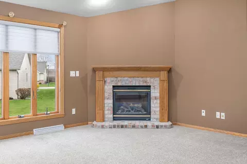 Living - 525 W Wayfarer Ct, Appleton, WI 54913 photo 2 of 7
