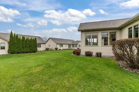 Exterior - 525 W Wayfarer Ct, Appleton, WI 54913 photo 2 of 4