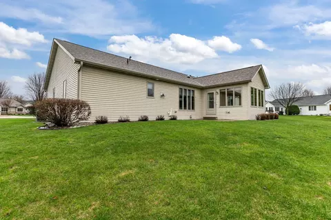 Exterior - 525 W Wayfarer Ct, Appleton, WI 54913 photo 4 of 4