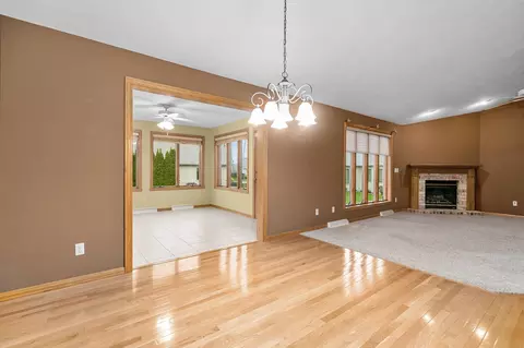 Living - 525 W Wayfarer Ct, Appleton, WI 54913 photo 6 of 7