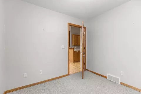 Bedroom - 525 W Wayfarer Ct, Appleton, WI 54913 photo 7 of 8