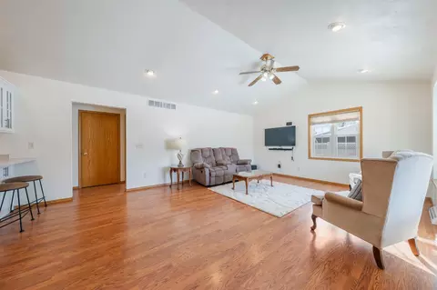 Living - 3540 N Terri Ln, Appleton, WI 54914 photo 2 of 4