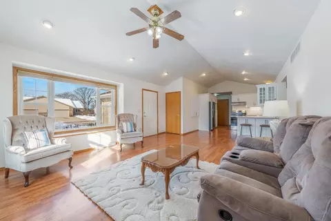 Living - 3540 N Terri Ln, Appleton, WI 54914 photo 4 of 4