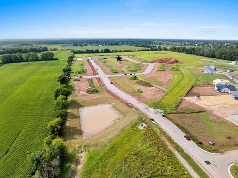 xavier drive, Neenah, WI 54956