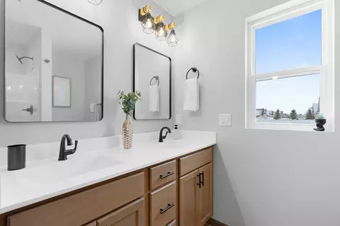 Bath - n9292 Constellation Drive, Appleton, WI 54915 photo 2 of 10