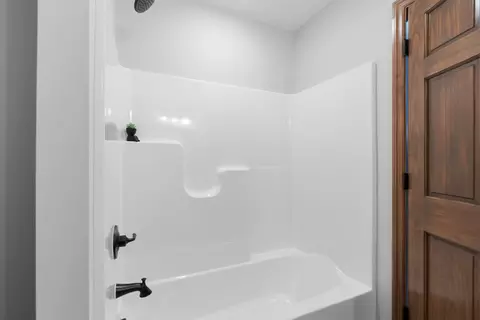 Bath - n9292 Constellation Drive, Appleton, WI 54915 photo 10 of 10
