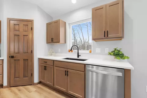 Kitchen - n9292 Constellation Drive, Appleton, WI 54915 photo 5 of 9
