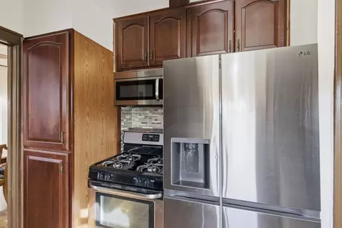 Kitchen - 1314 N Harriman St, Appleton, WI 54911 photo 4 of 4