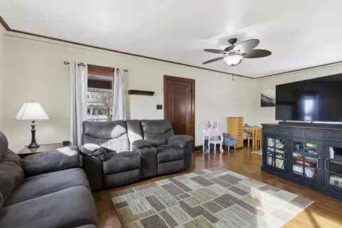 Living - 1314 N Harriman St, Appleton, WI 54911 photo 2 of 3