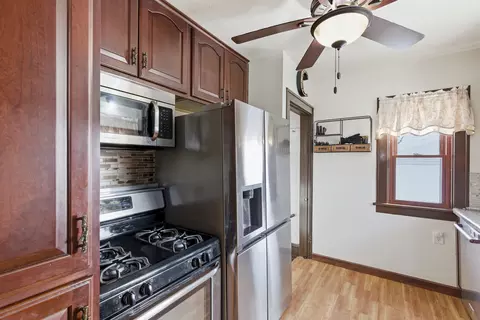 Kitchen - 1314 N Harriman St, Appleton, WI 54911 photo 2 of 4