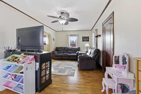 Living - 1314 N Harriman St, Appleton, WI 54911 photo 1 of 3