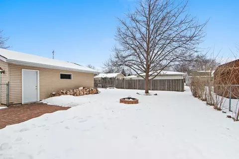 Exterior - 2519 S Eric Dr, Appleton, WI 54915 photo 8 of 15