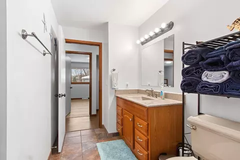 Bath - 2519 S Eric Dr, Appleton, WI 54915 photo 2 of 2